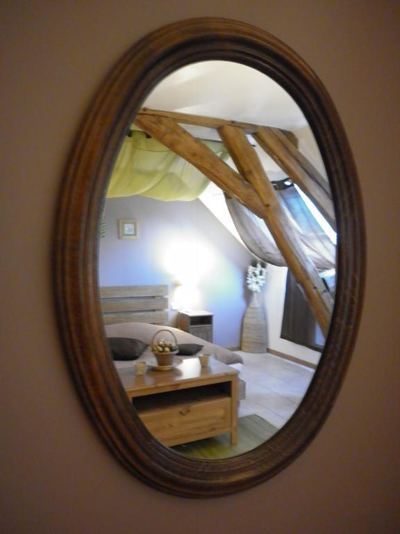 La Chartreuse Hotel Poilly-sur-Tholon Room photo