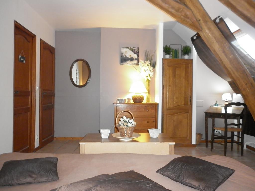 La Chartreuse Hotel Poilly-sur-Tholon Room photo